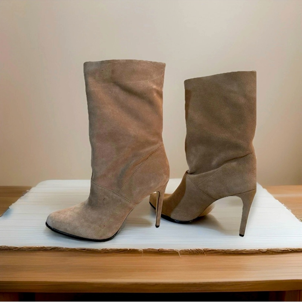 BCBG BC Valor Beige Suede Tall Boots- Sz 8M